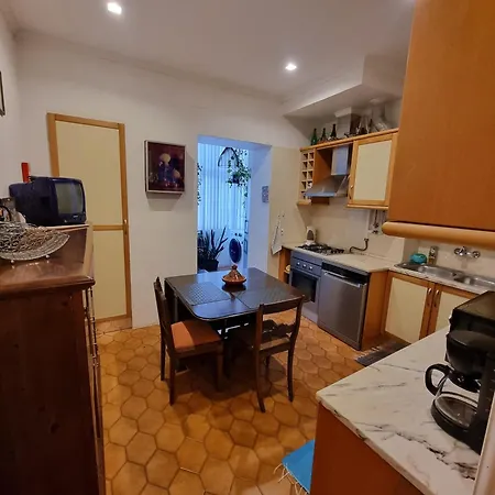 The Little Stairways شقة